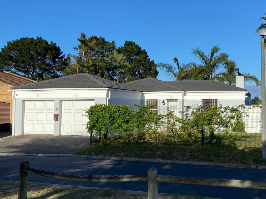 To Let 3 Bedroom Property for Rent in Loevenstein Western Cape